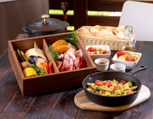 NAGI dogglamping ena 特製コース仕立てBBQ