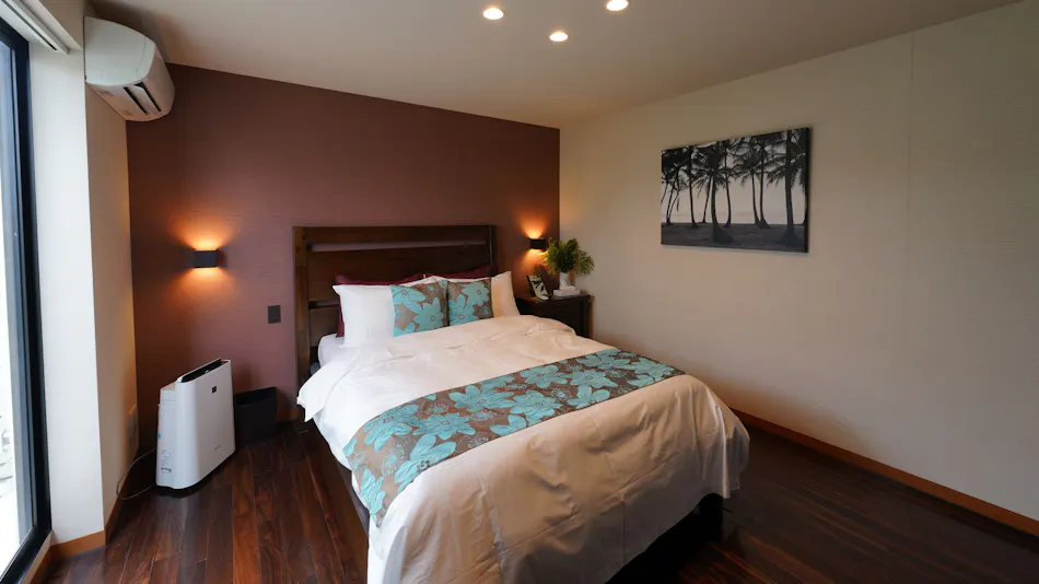 SALTY HOUSE