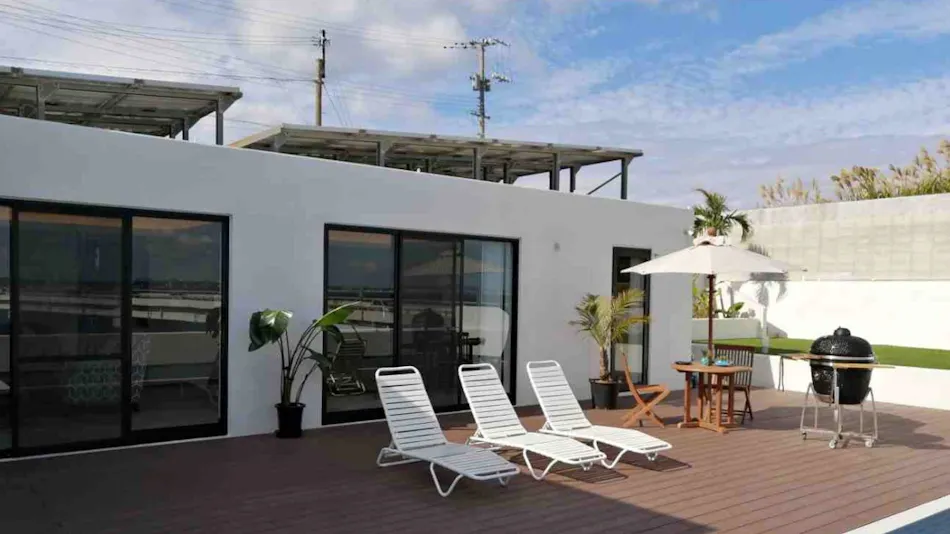 SALTY HOUSE