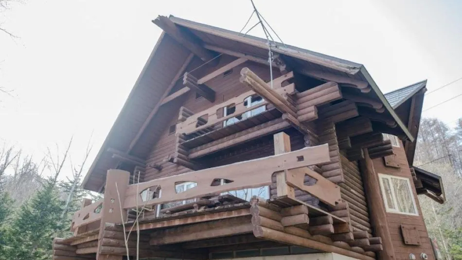Lake Toya Hillside House