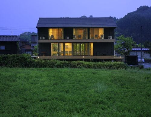 本館　１棟貸　外観（夜）