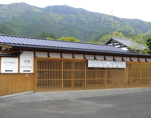 本館　正面入り口