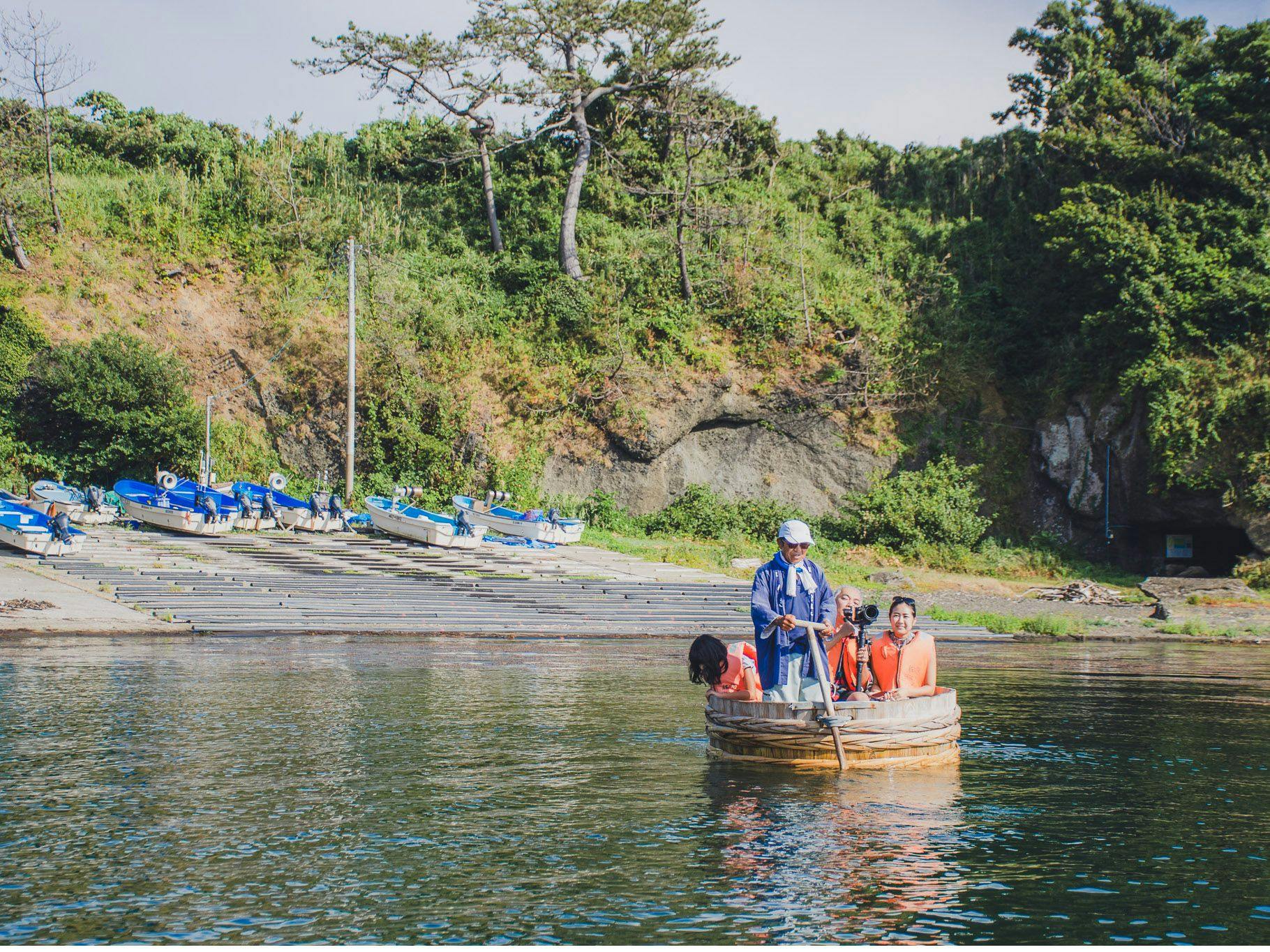 สถานที่ท่องเที่ยวใกล้เคียง (เรือถังที่พักเนกิ)
