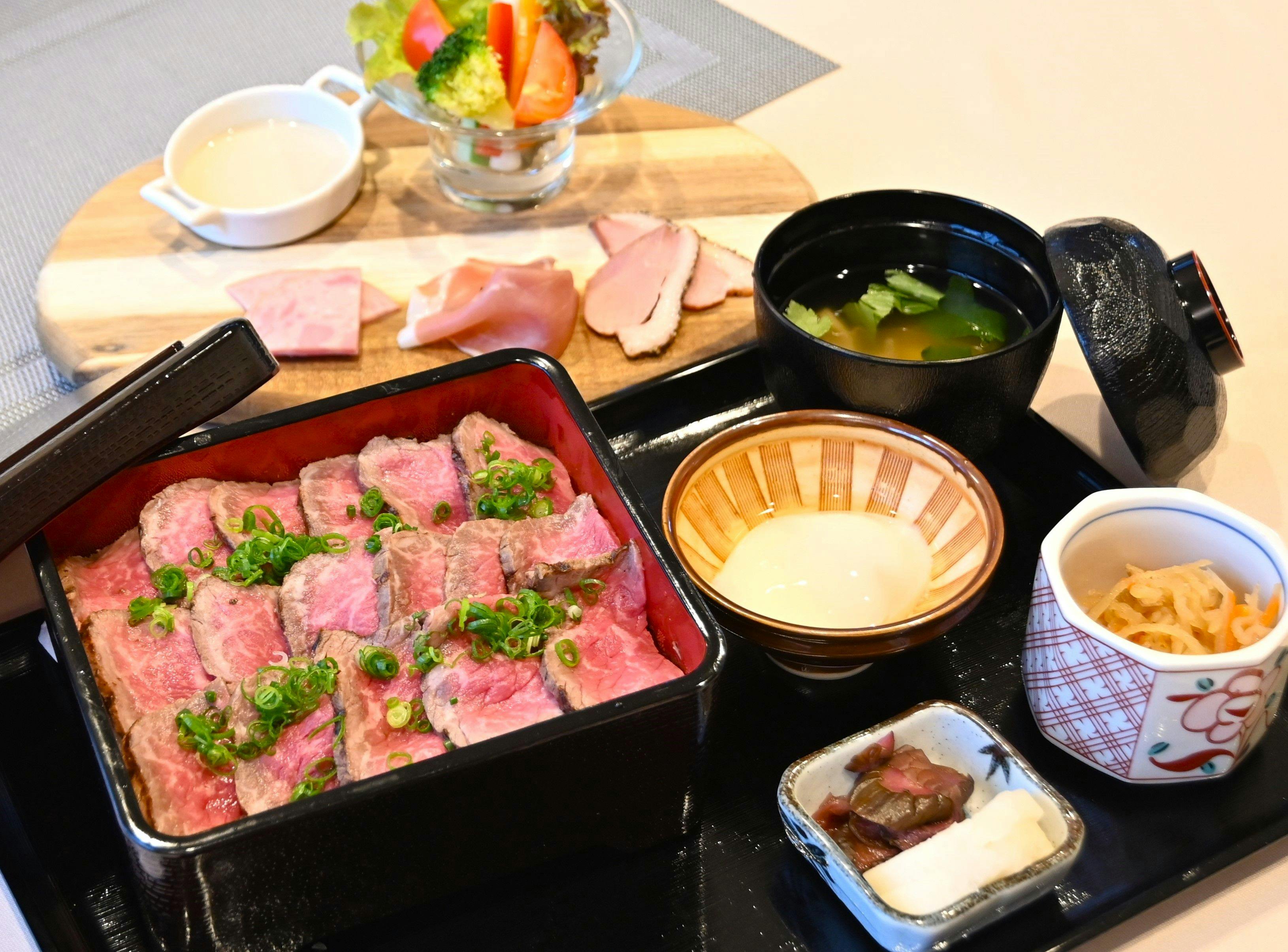 ชุดข้าวหน้าเนื้อย่าง