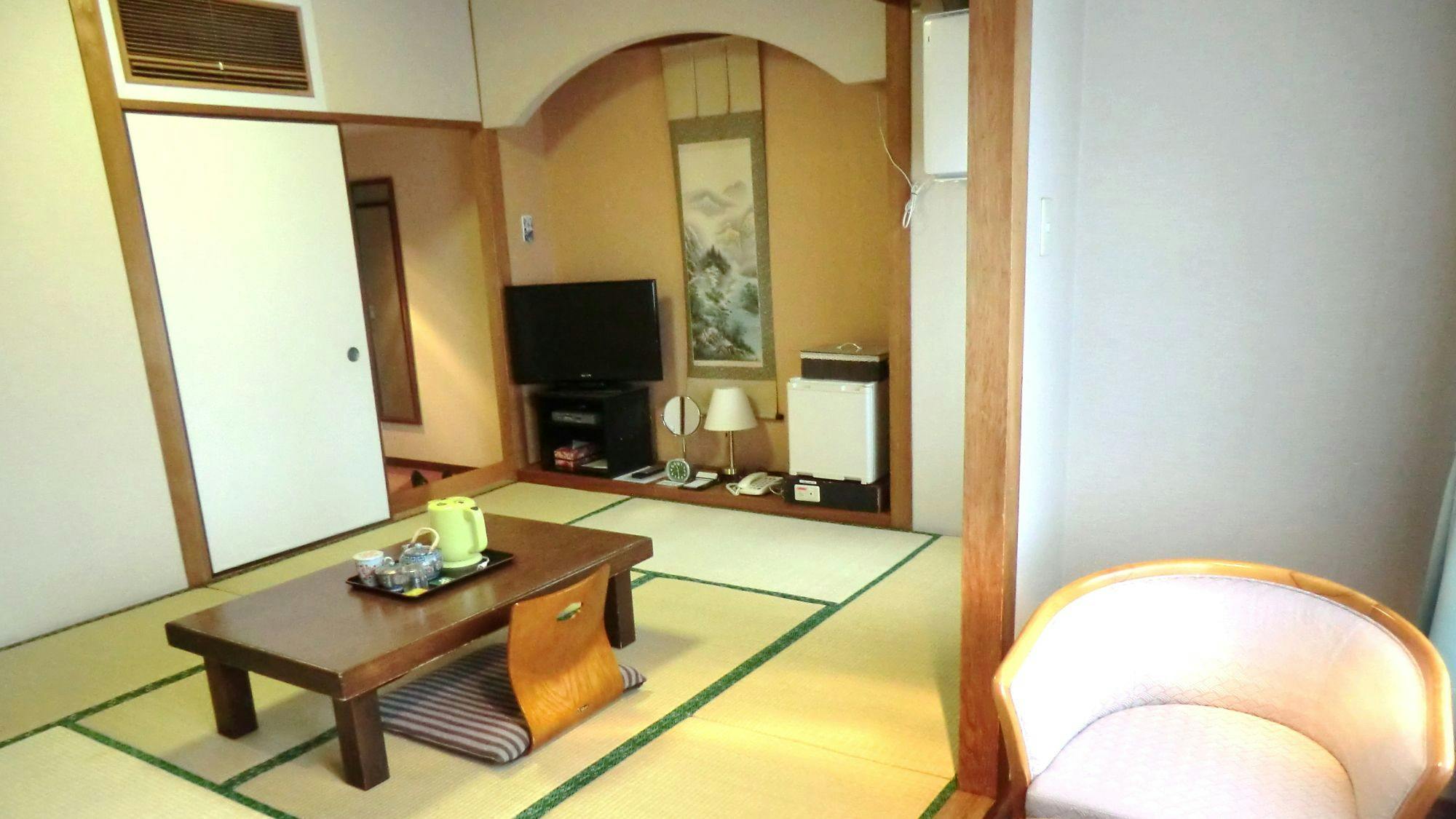 Global Hotel