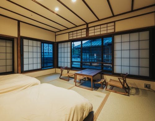 温かみのある和風ツインベッドルーム