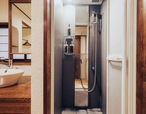 シャワーブース