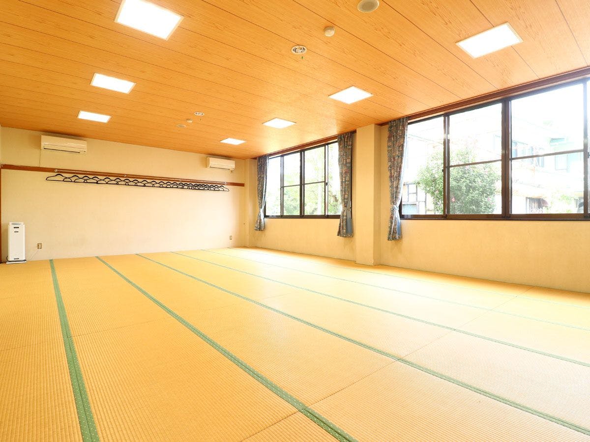 Dewan Utama di Dalam Bangunan