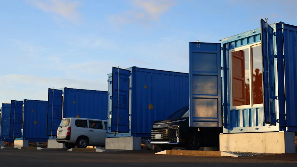 SAKATANTO Container Hotel CAMPS