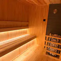 바다와 후지산이 한눈에 보이는 절경 사우나