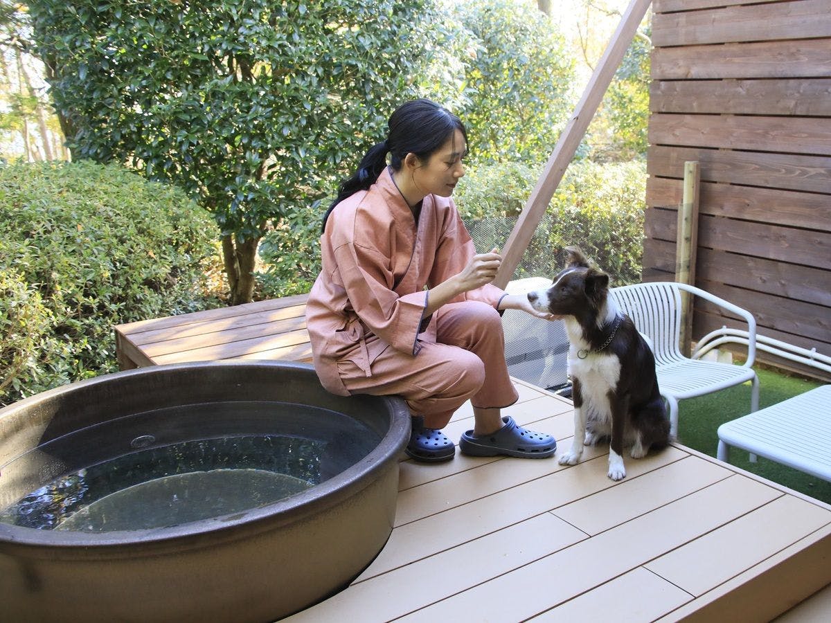 Yururi Atami with DOGS