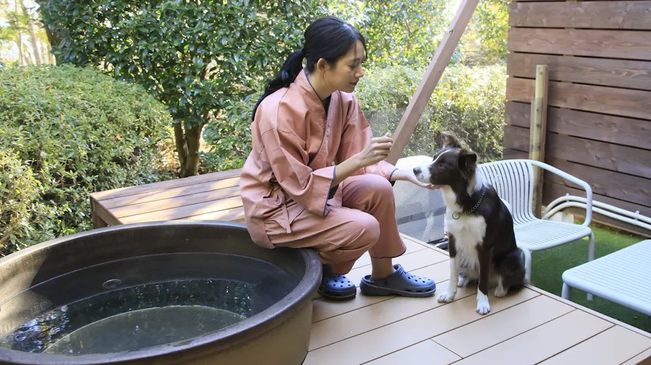 Yururi Atami with DOGS