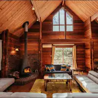 Ruang tamu dan dapur kayu