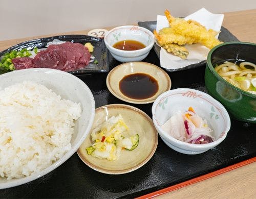 夕食（有料定食）馬刺し天ぷら定食