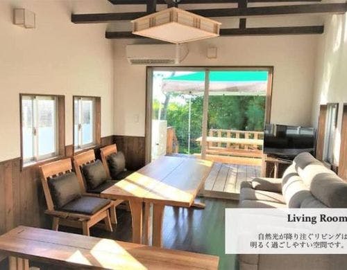 トレーラーハウスのダイニングです。