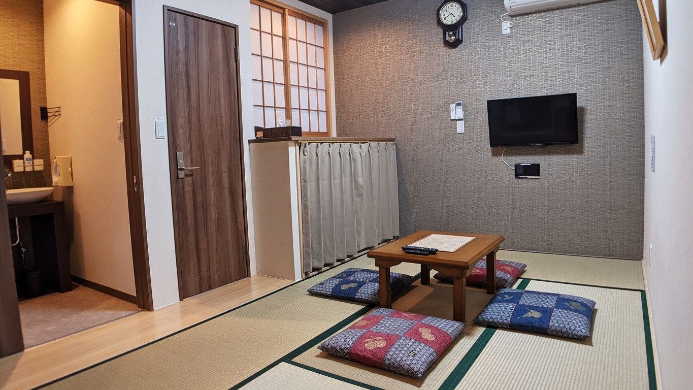 Kamar Tatami 203