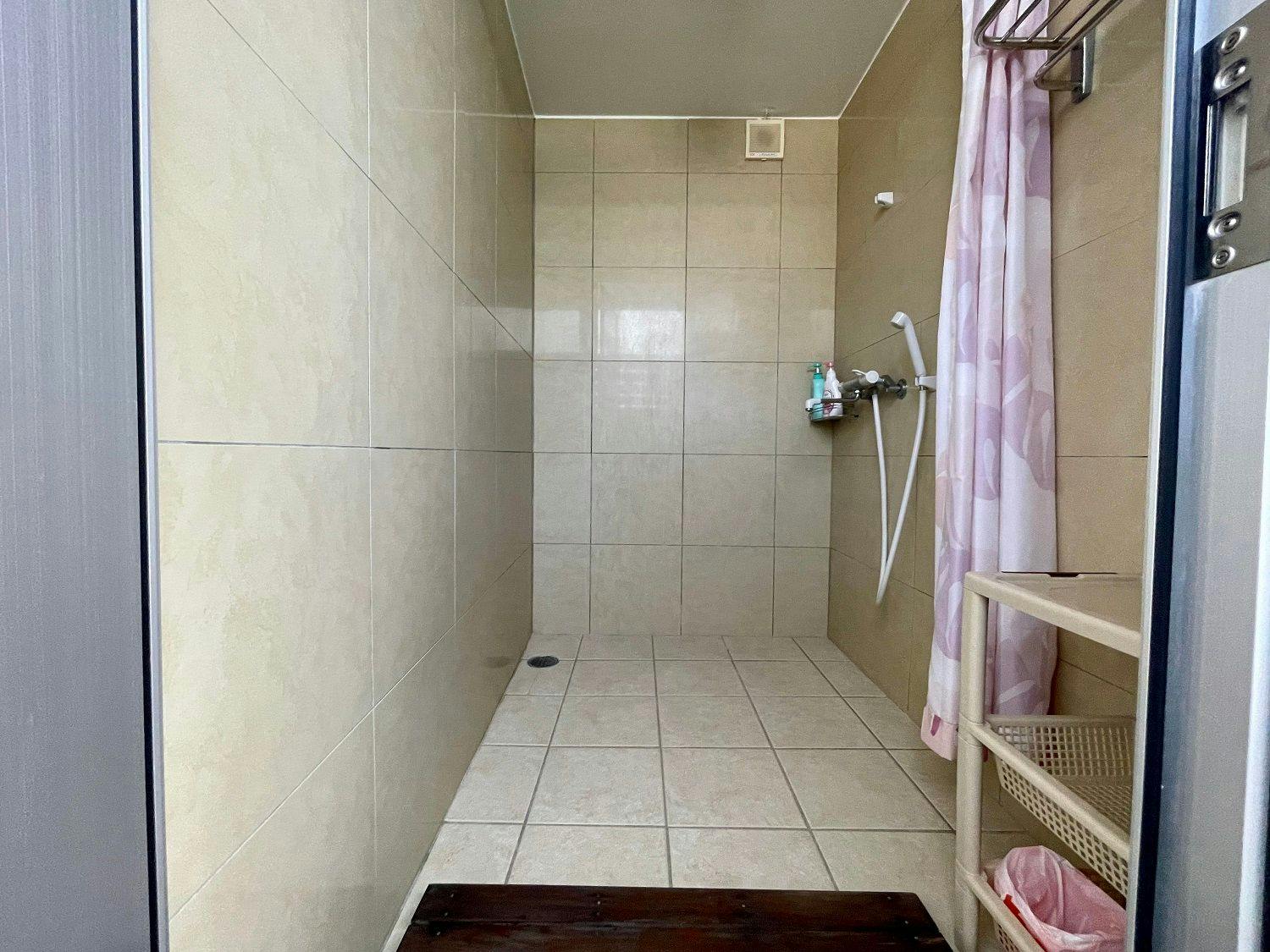 ห้องอาบน้ำฝักบัว