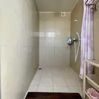 ห้องอาบน้ำฝักบัว