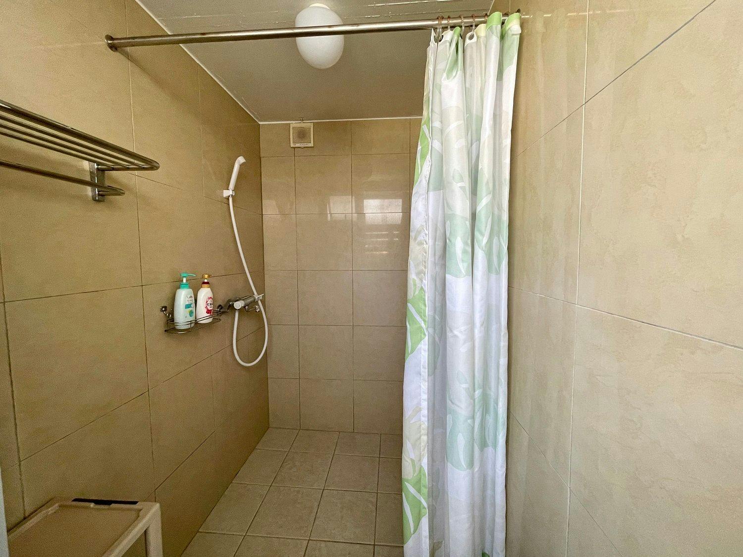 ห้องอาบน้ำฝักบัว 2 ห้อง