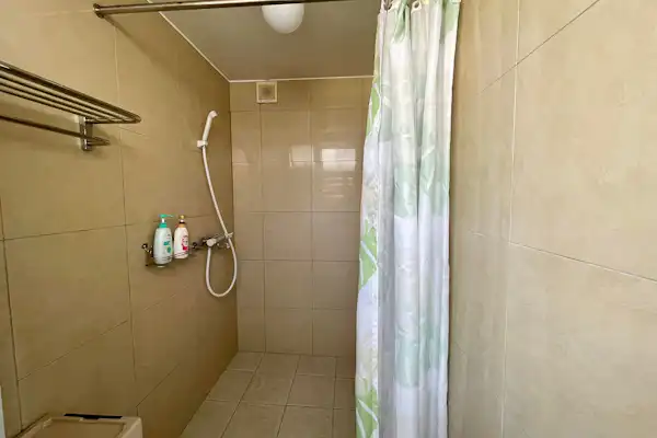 ห้องอาบน้ำฝักบัว 2 ห้อง