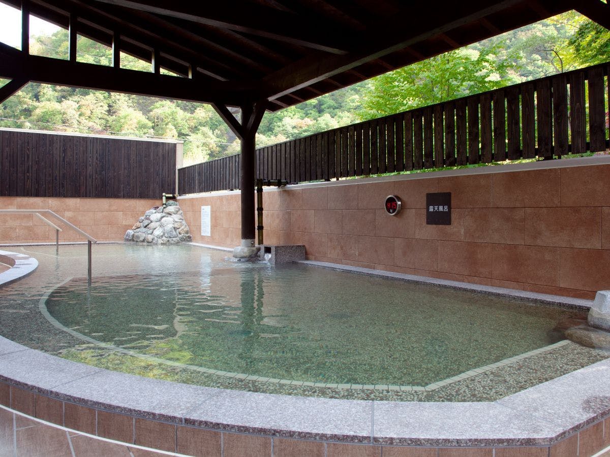 【ออนเซ็นกลางแจ้ง】