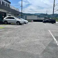 Kenderaan khas dan kenderaan besar juga boleh dirundingkan.