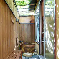 Mandian kayu hinoki, sauna