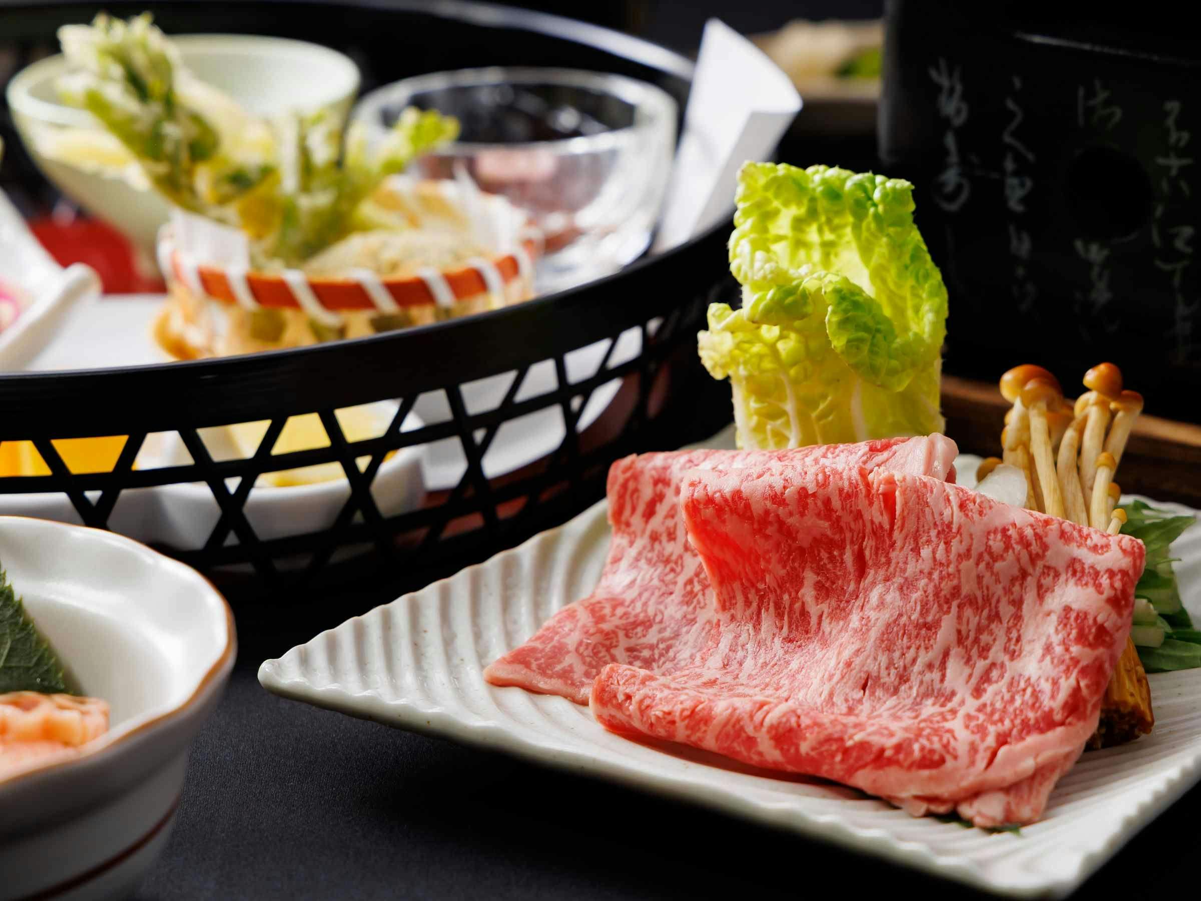 请尽情品尝信州高级牛肉。