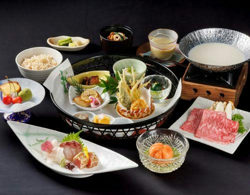 ご夕食一例：旬の食材の会席料理