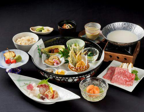 ご夕食は信州の厳選素材を会席料理で
