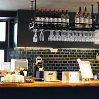 เพลิดเพลินกับช่วงเวลาแห่งความเป็นผู้ใหญ่ด้วยเครื่องดื่มรวม