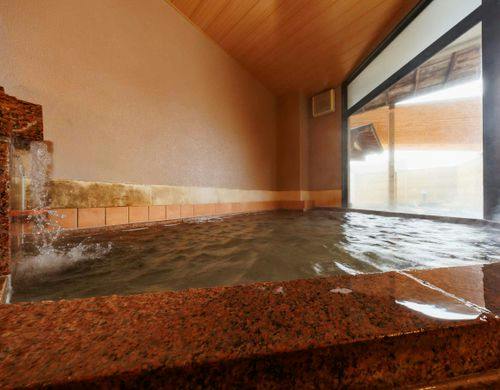 二種の源泉からなる至福の温泉