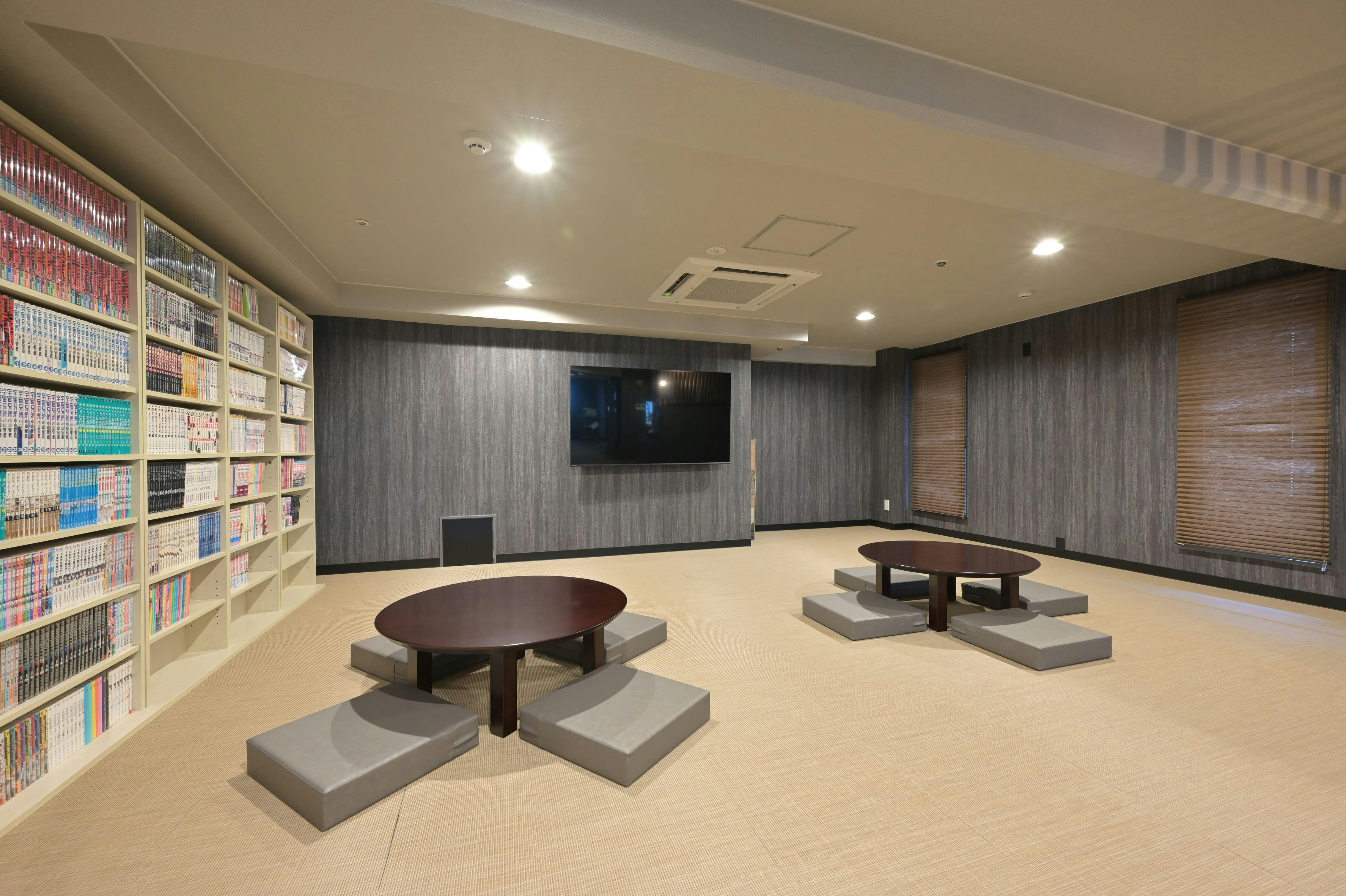 목욕 후 라운지에서 편안히 휴식하세요.