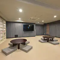 목욕 후 라운지에서 편안히 휴식하세요.