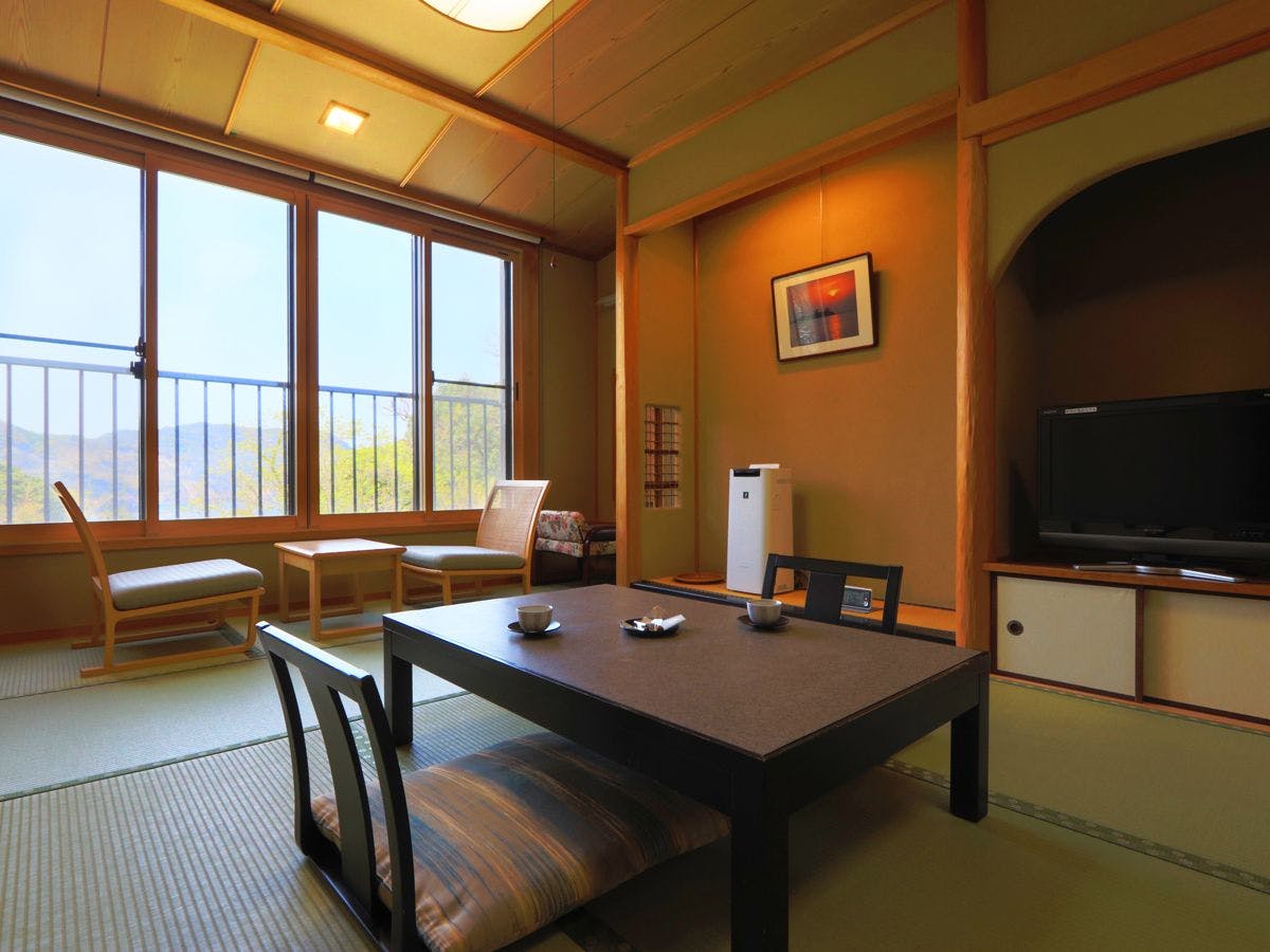 [9-Tatami Mat Japanese-Style Room with Washbasin and Toilet]