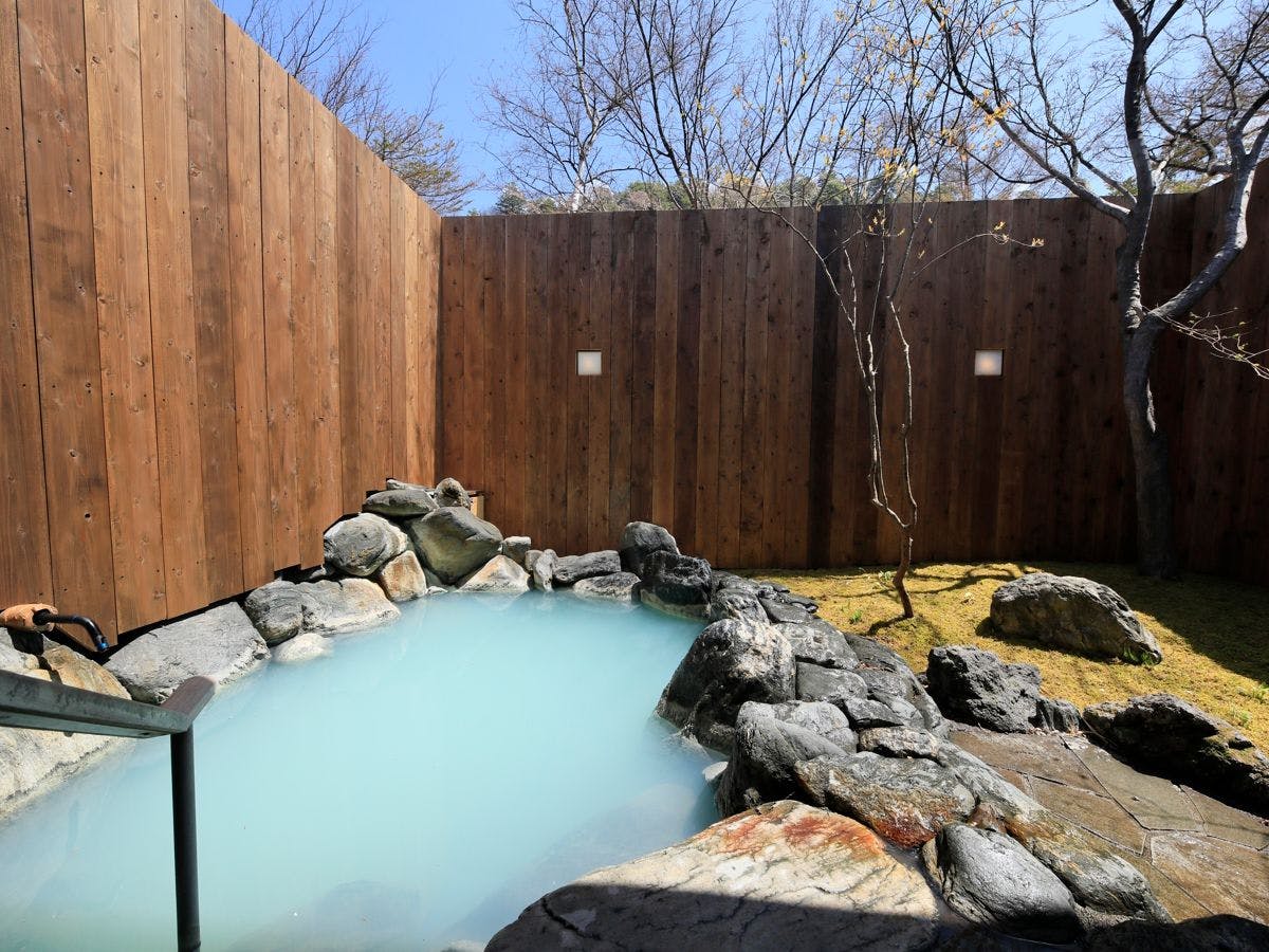 【Mata Air Panas dengan Pemandian Terbuka】