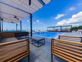 awaJ　Beach　Club