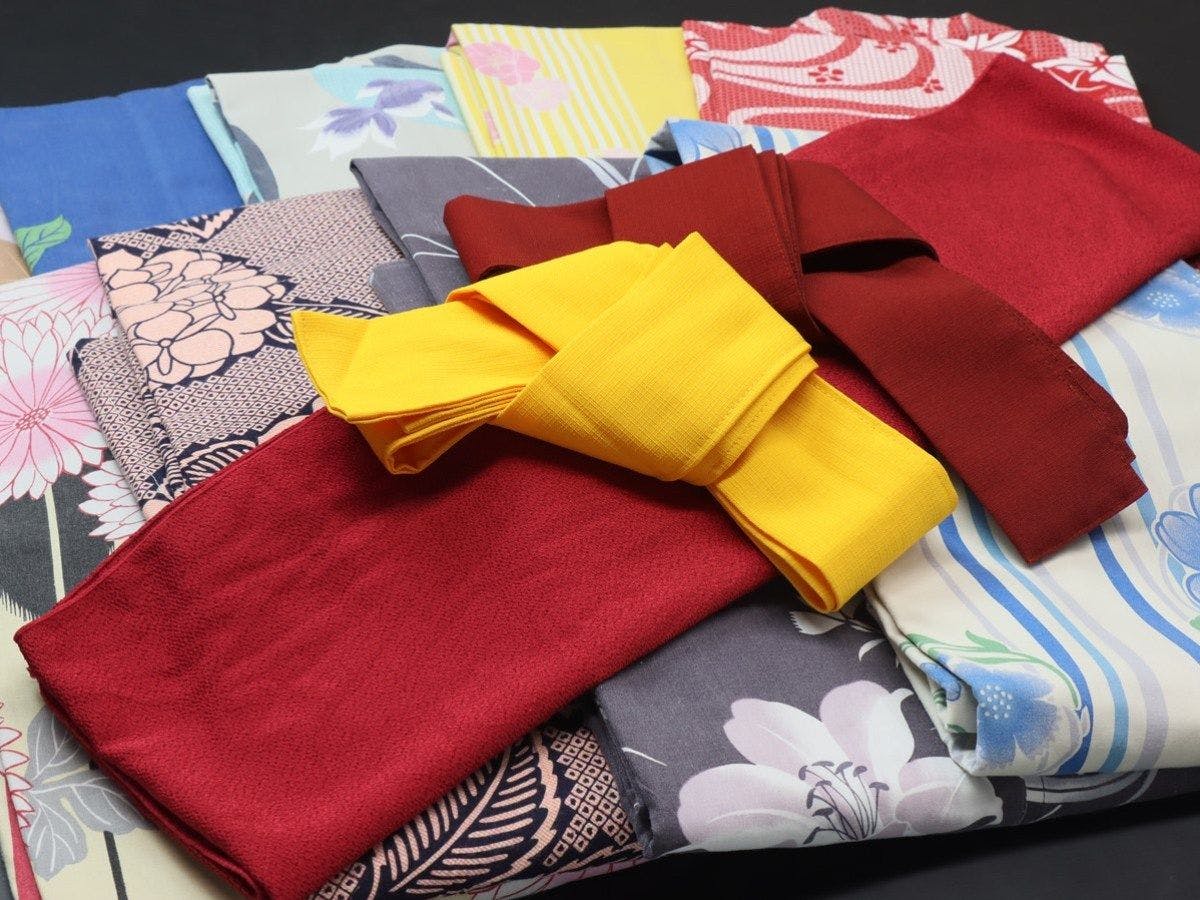 ชุดยูกาตะหลากสี (ให้บริการฟรี)