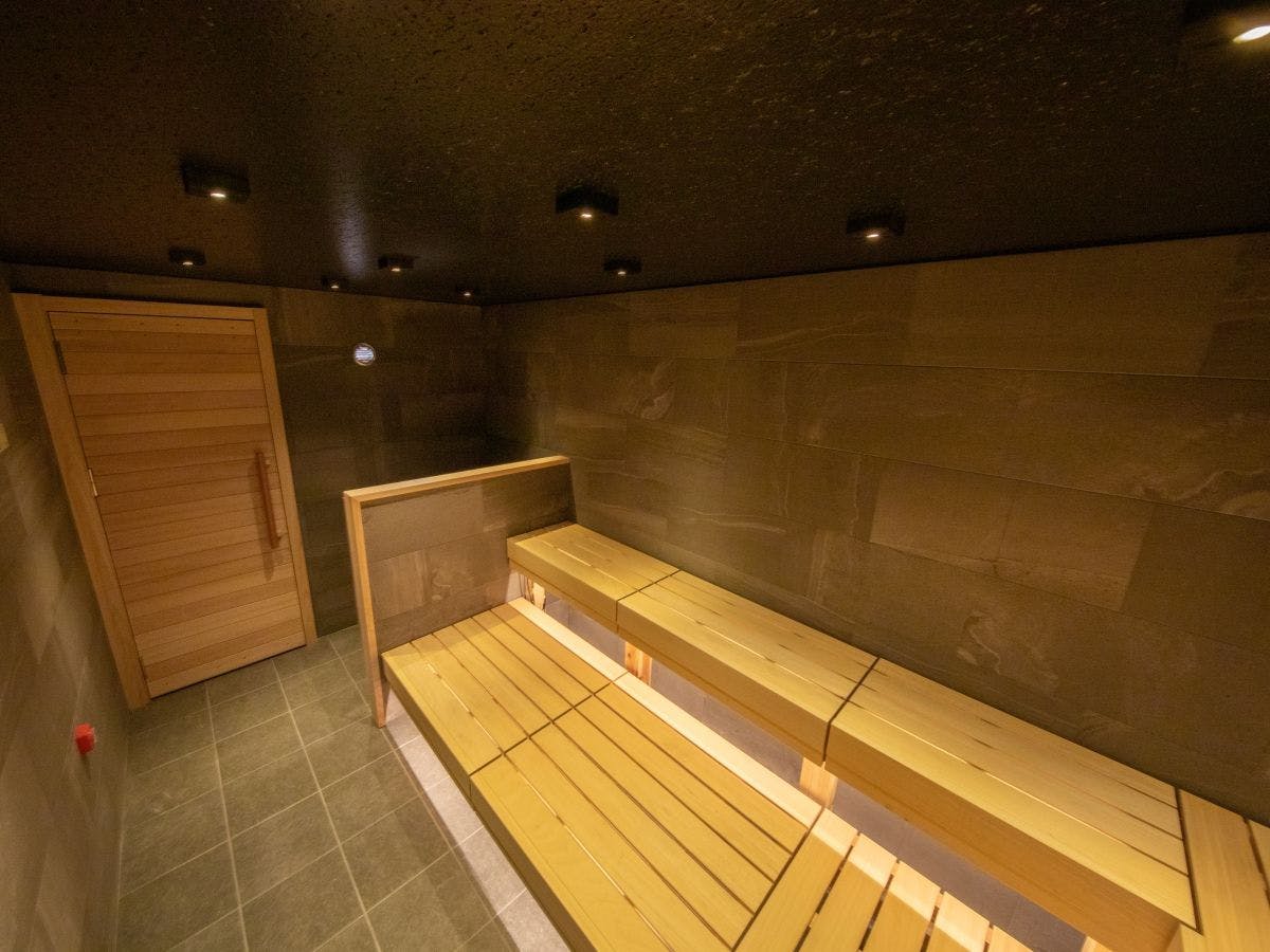 "Kolam Panas 'Dou no Yu' Sauna Kayu dengan Self-Rowlyu"