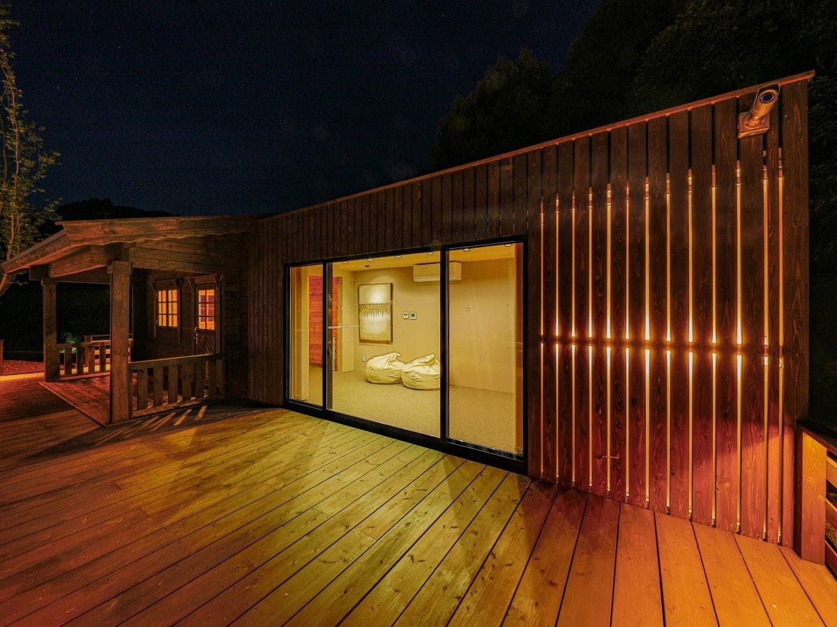 Pemandangan Malam Luaran Dek