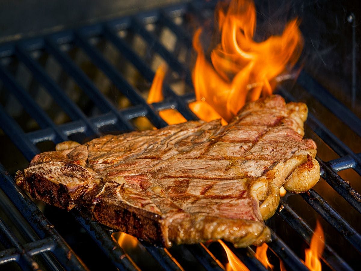 T-Bone Steak Pilihan Chef!