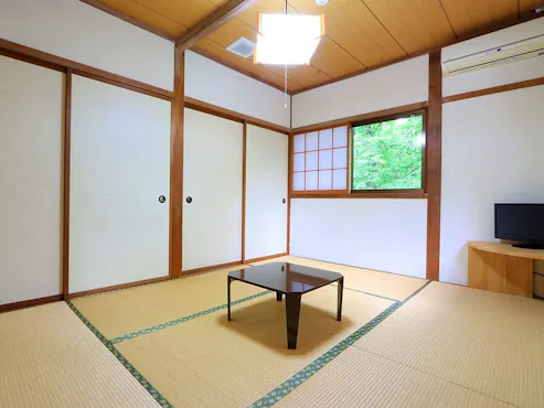 ที่พักวัด ห้องแบบญี่ปุ่น 6 เสื่อทาทามิ