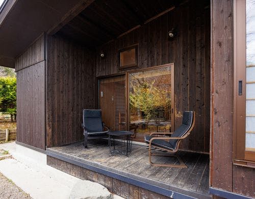 アトリエ山荘・縁台