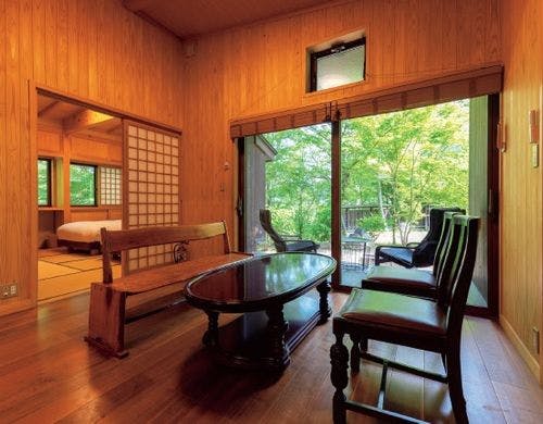 アトリエ山荘部屋