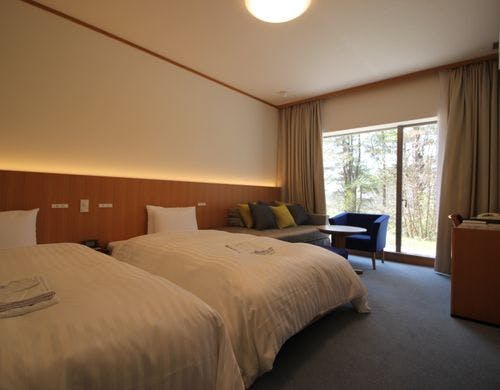 ゆったりとくつろげるツインルーム。
