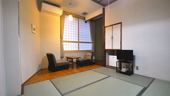 ห้องพักแบบญี่ปุ่น 6 เสื่อ ทาทามิ พร้อมกลิ่นหอมผ่อนคลาย