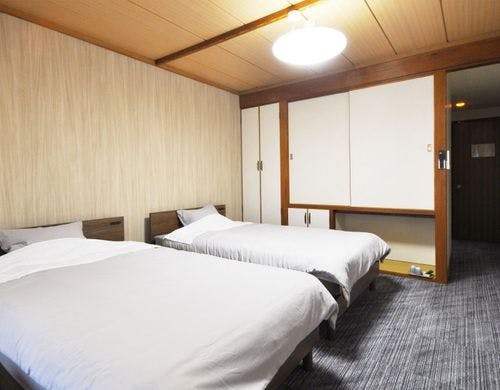 【洋室ツイン】ゆっくりとお寛ぎください。