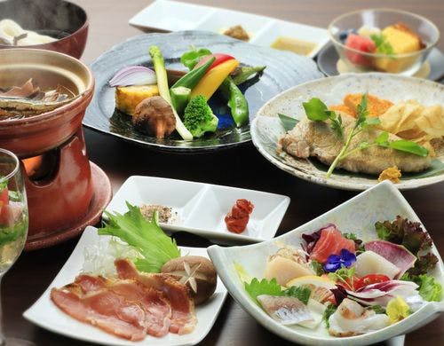 基本会席「県産銘柄豚肉のステーキ」