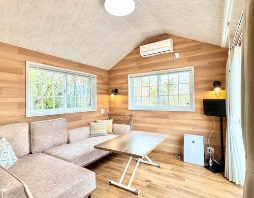 リビングルーム・ソファが広々とした空間