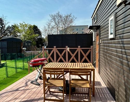 BBQグリル付ウッドデッキ